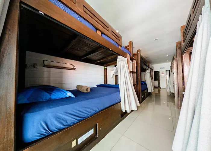 Back Home Backpackers Hostel Bangkok
